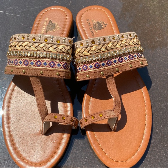 Sandals - Picture 2 of 3